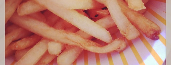 McDonald's & McCafé is one of 🍹Tückÿ♛Vïvä🍹’s Tips.