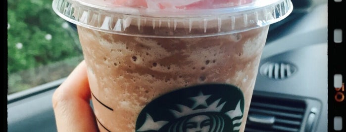 Starbucks is one of 🍹Tückÿ♛Vïvä🍹さんのお気に入りスポット.