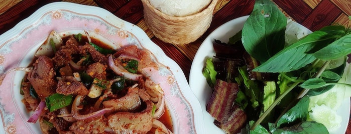 ร้านส้มตำปูนึ่ง (เจ๊แป๋ว) is one of All-time favorites in Thailand.