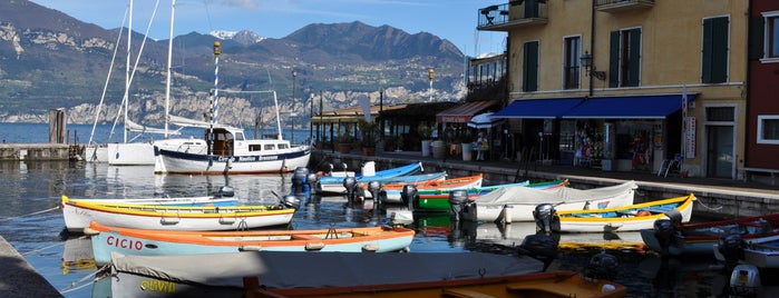 Castelletto di Brenzone is one of Lago di Garda - Lake Garda - Gardasee - Gardameer.