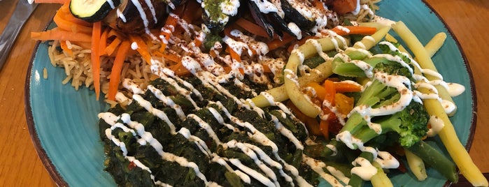 Mazari Kebab is one of Lieux qui ont plu à Ali.