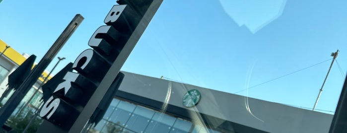 Starbucks is one of Nouf : понравившиеся места.
