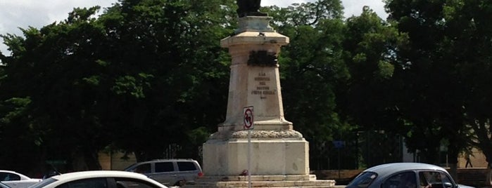 Monumento a Justo Sierra is one of Lieux qui ont plu à Mel.
