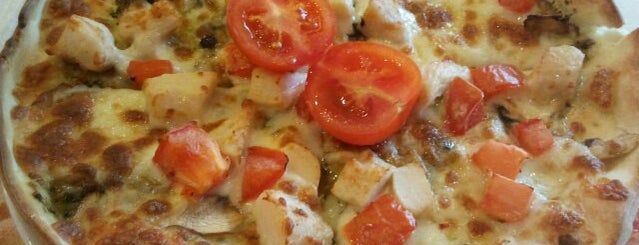 Pizza Hut is one of Lieux sauvegardés par Faruk.