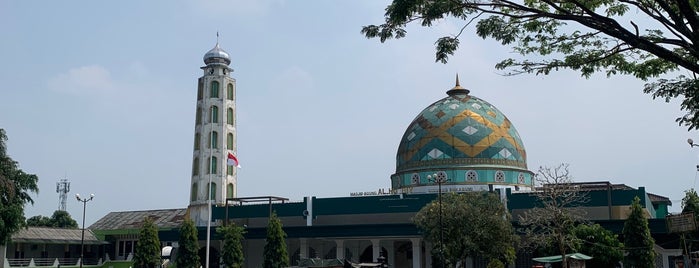 Masjid Agung Al Hurriyyah is one of 21 masjid.