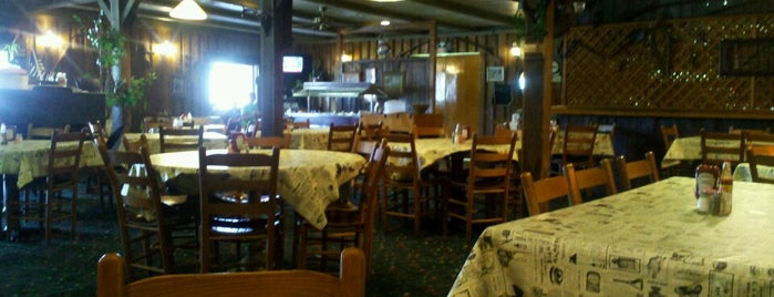 Billy The Kid's Seafood & Steakhouse is one of Lugares favoritos de Ryan.