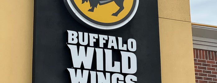 Buffalo Wild Wings is one of Must-visit Food in Oshkosh.