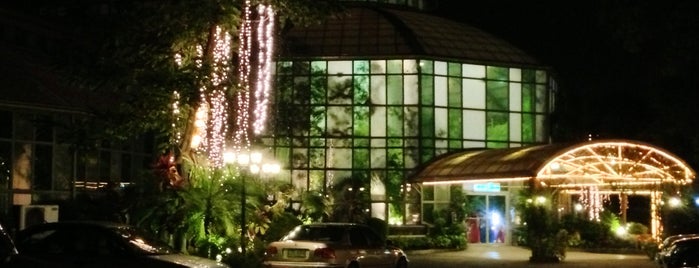The Glass Garden is one of Lugares favoritos de Shank.