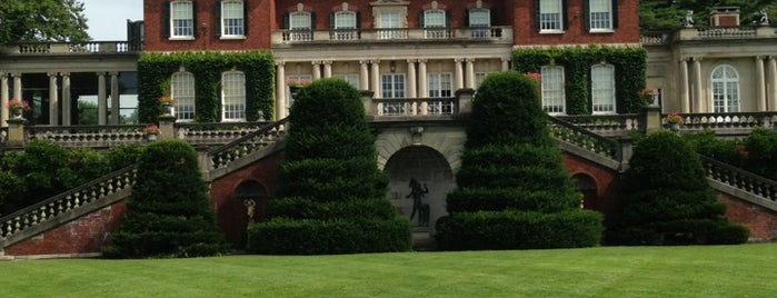 Old Westbury Gardens is one of Lawn guyland.