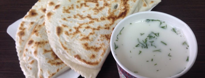 Крымские чебуреки is one of food.