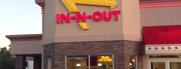 In-N-Out Burger is one of Orte, die Ron gefallen.