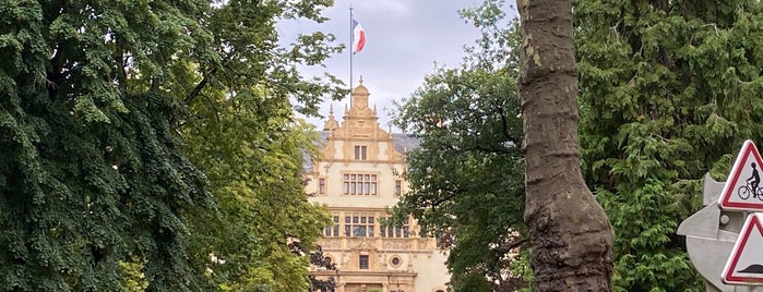 Palais du Gouverneur is one of Metz.