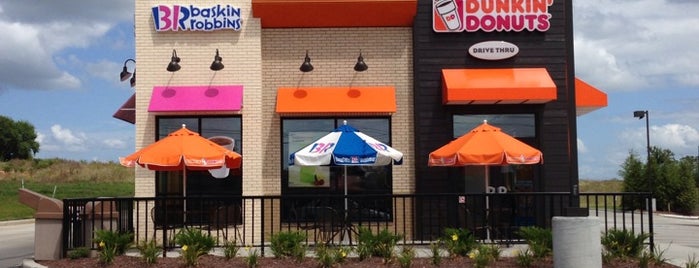 Dunkin' is one of Lieux qui ont plu à Dave.