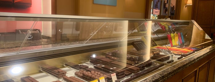 La Maison du Chocolat is one of Favorite coffee and tea time.