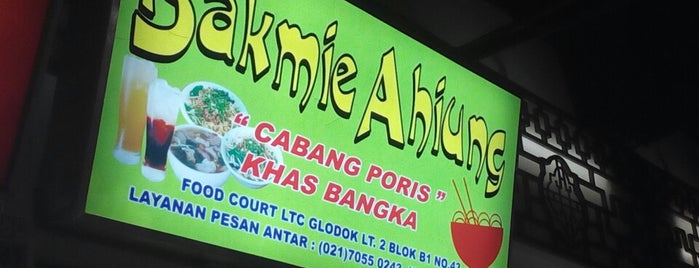 Bakmi & Lempah Cukut Ahiung is one of Kuliner Jakarta.