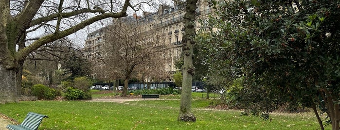 Jardins de l'Avenue Foch is one of Paris chillings.