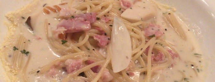 Angelo's PASTA is one of Kaeun : понравившиеся места.