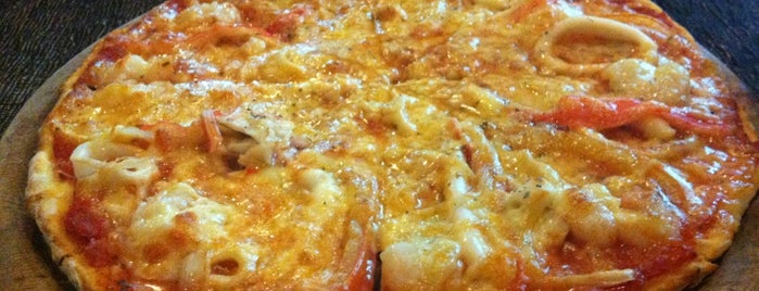 Koh Lanta Pizza is one of ahnu'nun Kaydettiği Mekanlar.