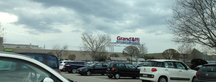 Grand'Affi Shopping Center is one of 4G Retail.