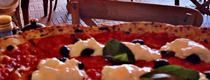 L’antica Pizzeria Da Michele is one of Khobar 💛.