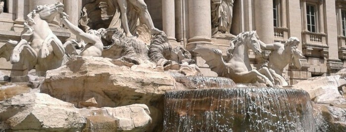 Piazza di Trevi is one of Рим.