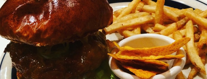 The Great Burger is one of Locais curtidos por mayumi.