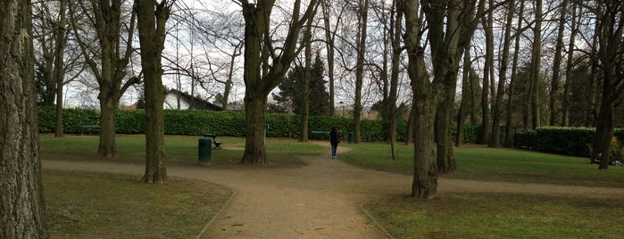 Jardin des Franciscaines is one of Plaines et parcs.