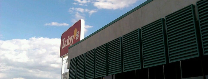 Luby's is one of สถานที่ที่ Gabriel ถูกใจ.