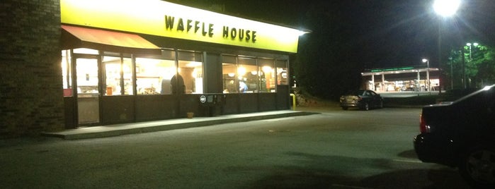Waffle House is one of Locais curtidos por Chester.