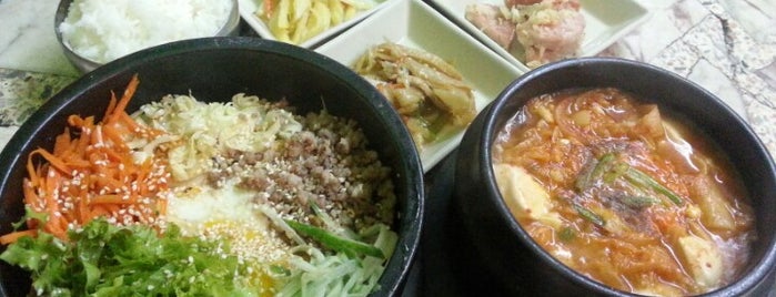 Namoo Korean Restaurant is one of Aroi Phra Athit.