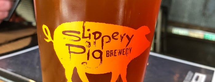 Slippery Pig Brewery is one of Lugares favoritos de Trenton.
