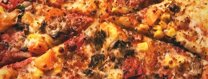 Domino's Pizza is one of Domino's Lezzet Durakları.