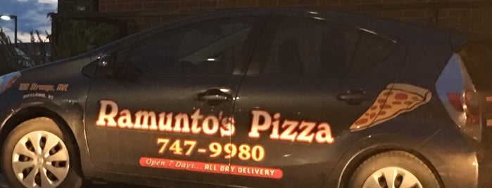 Ramunto's Sicilian Pizza is one of Lugares guardados de Amber.