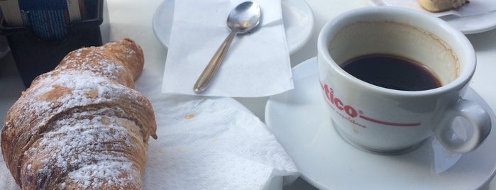 Emotion Caffè is one of Locais salvos de 😎😎😎.