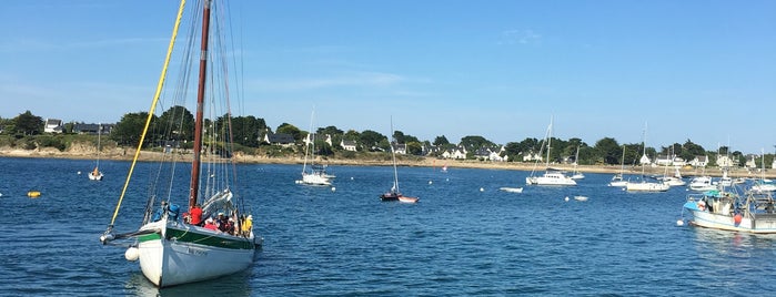 Port Navalo is one of Bretagne.