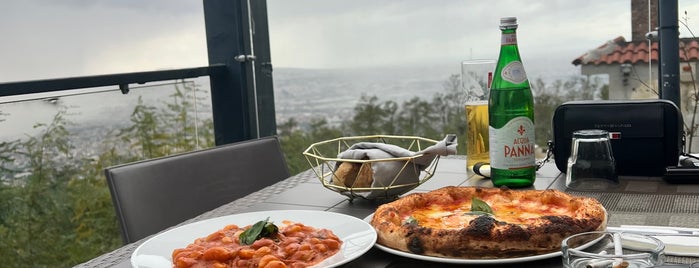 Vesuvio is one of Naples.