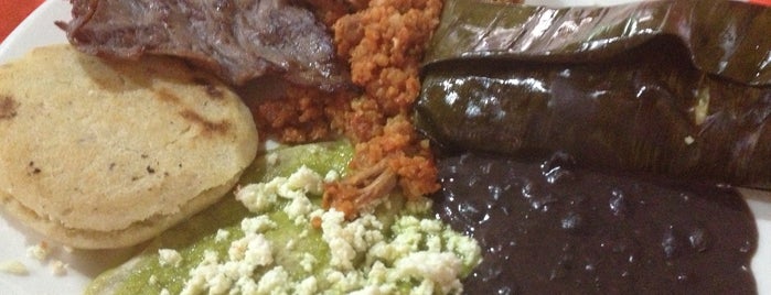 Paraiso huasteco is one of Restaurantes, mariscos, tacos, tortas, alitas....