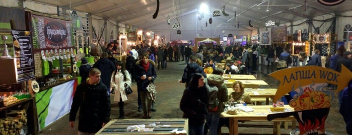 Пятнадцатый фестиваль Уличной еды is one of Orte, die Igor gefallen.