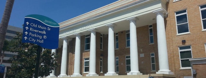 Manatee County Courthouse is one of Lizzie : понравившиеся места.