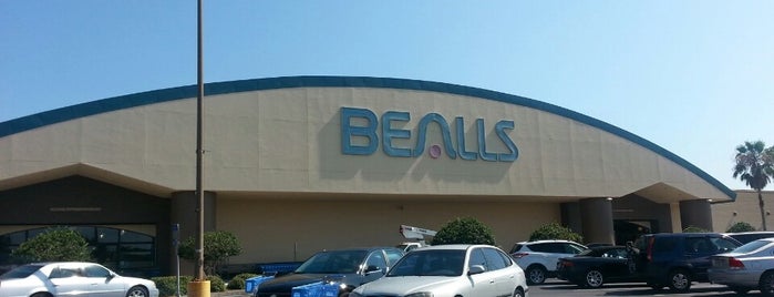 Bealls Store is one of Tempat yang Disukai Meredith.