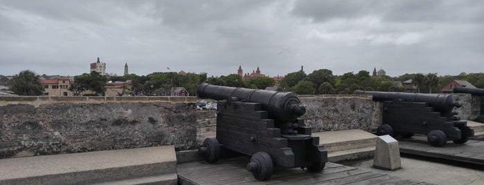 Castillo De San Marcos National Monument is one of Scottさんのお気に入りスポット.