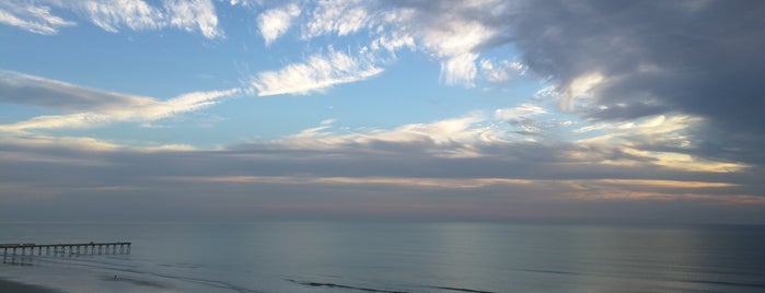 Daytona Beach Shores Beach is one of Posti che sono piaciuti a Scott.