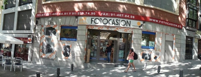 Fotocasión is one of Madrid: Tiendas, Mercados y Centros Comerciales.