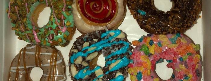 DONUTlicious is one of Houston Donuts.