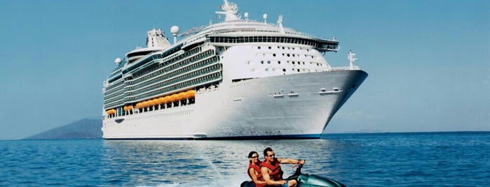 Expedia CruiseShipCenters is one of Tempat yang Disukai Chester.