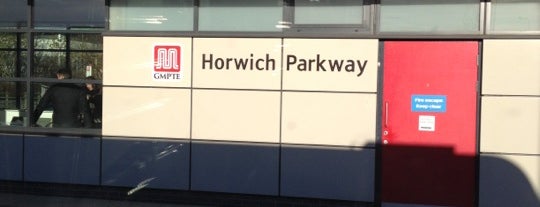 Horwich Parkway Railway Station (HWI) is one of Lieux sauvegardés par Phat.