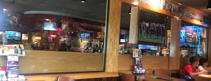 Applebee's Grill + Bar is one of Frequented Places.