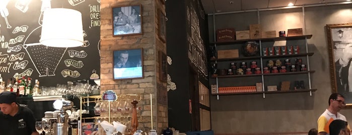 Pecorino Bar & Trattoria is one of Isabela 님이 좋아한 장소.