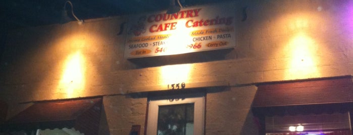 Country Cafe And Catering is one of Lugares favoritos de Wendi.