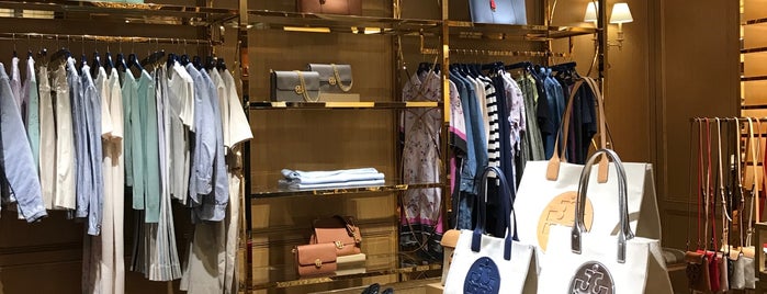 Tory Burch is one of The 7 Best Fashion Accessories Stores in Near North Side, Chicago.